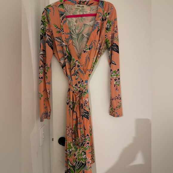 Diane Von Furstenberg Wrap Dress size 14 - silk - Picture 2 of 3